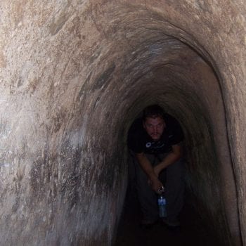 in de tunnels